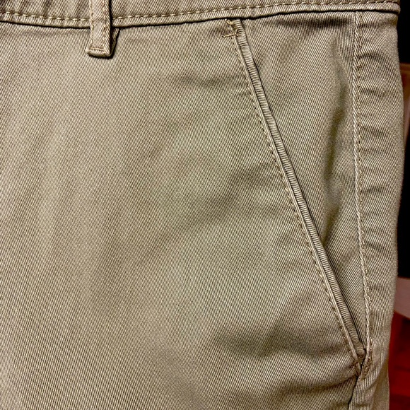 LOFT MARISSA GREEN SHORTS. SIZE 10. EUC. - Picture 5 of 5